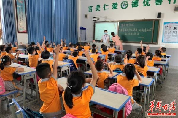 3、社区学校手牵手，可恶病毒不添堵(1)2.jpg