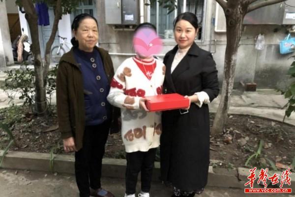 京心守护 与你湘遇——富德生命人寿“小海豚计划”情暖困境儿童3.jpg