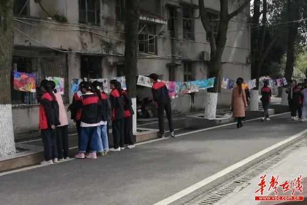 11月5日，岳阳平江县安定镇大桥中学：校园科技节，学子嗨翻天1.jpg