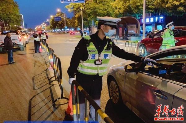 常德交警直属二大队：“三个紧盯”持续推进冬季道路交通事故预防(2)(1)(1)(1)3.jpg