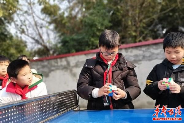 早禾坪小学开展2020年校园科技节成果展示暨现场竞技活动1.jpg