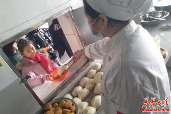 安乡县黄山头中心小学：严管理、强督查、保安全3.jpg