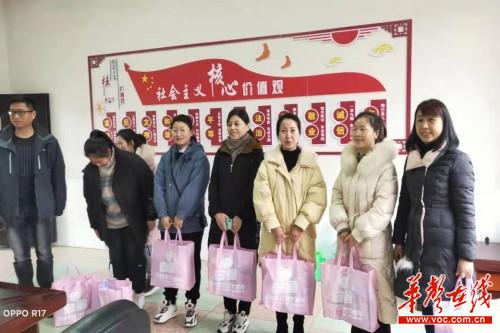 心系留守儿童 情暖人间三月3.jpg