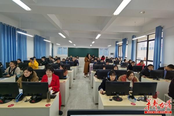 325借力“互联网 智慧课堂”，教学模式跨向信息化1.jpg