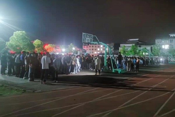 326赵家岗：夜间逃生演练，助力消防安全(1)1.jpg
