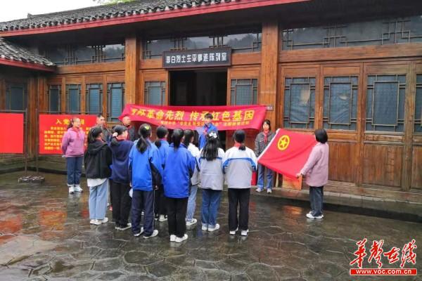 47清明踏青寄追思，李白故居忆先贤——张坊中学举行清明节红色主题教育活动1.jpg