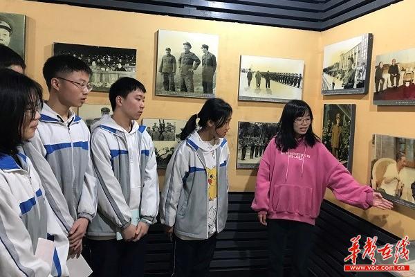 课堂搬进将军故居 高坪中学上有风景的思政课(1)(1)2.jpg