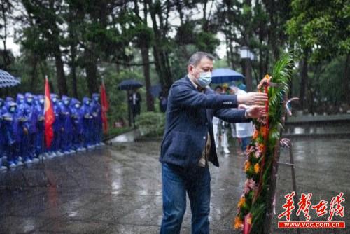 祭革命先烈，传红色基因，铸国之栋梁2.jpg
