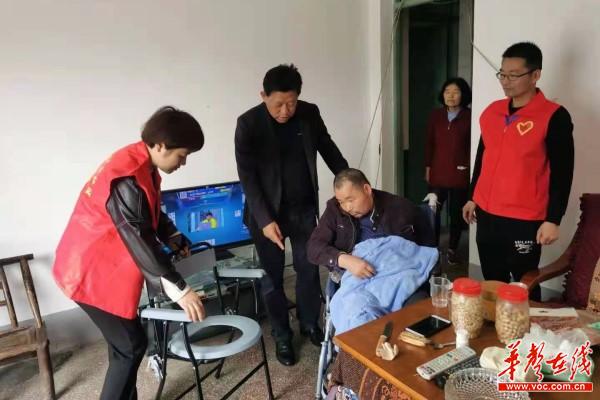 我为群众办实事 走心更暖民心去.jpg