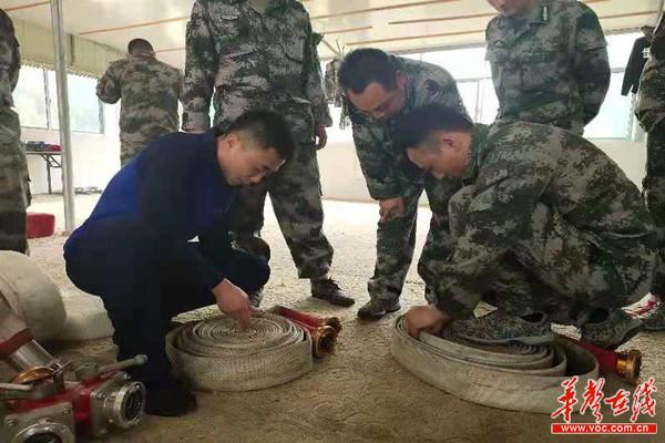 428安化消防走进县人武部“手把手”传授民兵消防技能2.jpg