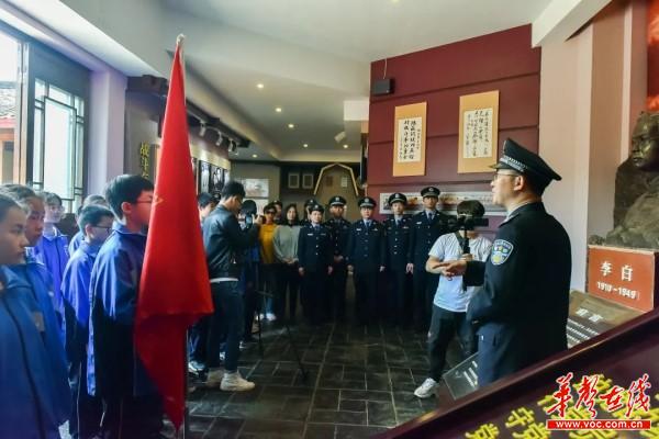 56红色基因薪火传，初心百年耀征程——张坊中学举行2021年万米毅行红色思政教育活动(1)5.jpg