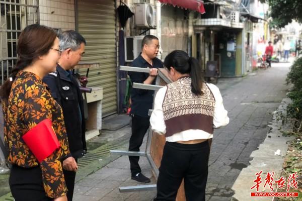 长沙市岳麓区学士街道党史学习教育践行到工作中 3.jpg