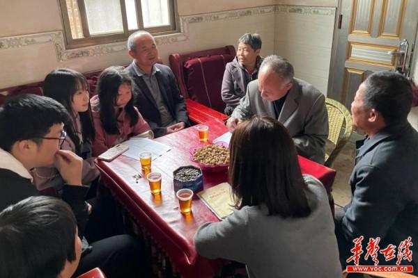 57家校携手齐育人 温情浓浓暖金晖——新田县毛里中心小学“千师访万家”活动1.jpg