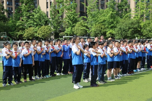 5 感恩 成长 学生毕业动员大会  图2.jpg