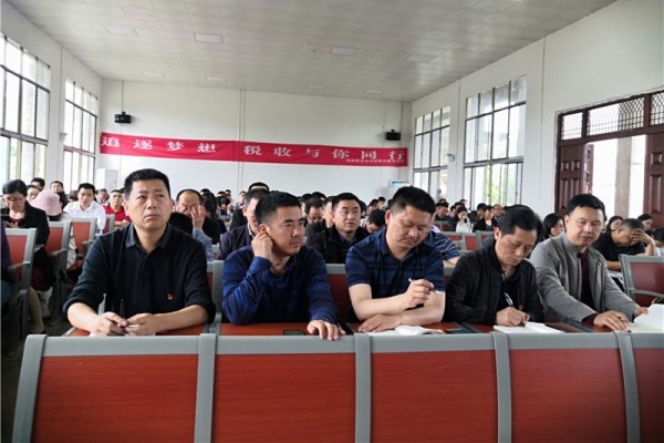 5 聆听元帅故事，铭记贺龙精神(1)3.jpg