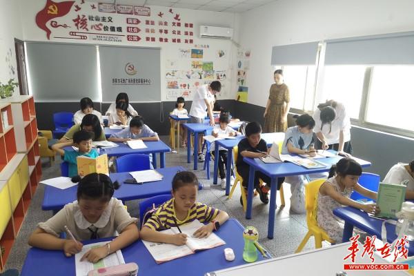 浏阳市场内的“护苗驿站”彰显为民办实事情怀1.jpg