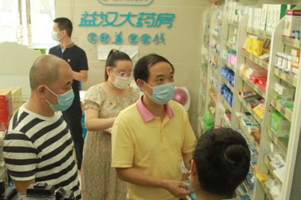 益阳市发改局巡视益阳城区市场物价 李晓跃巡视城区市场物价(1)(2)8.113.jpg