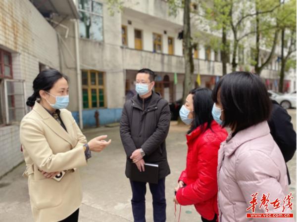 祁东县委副书记魏春生一行莅临归阳镇第二中心小学视察督导疫情防控工作纪实(1)375_副本.jpg